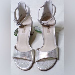 Paul Green Block Heel size 6 US Silver Fancy Metallic